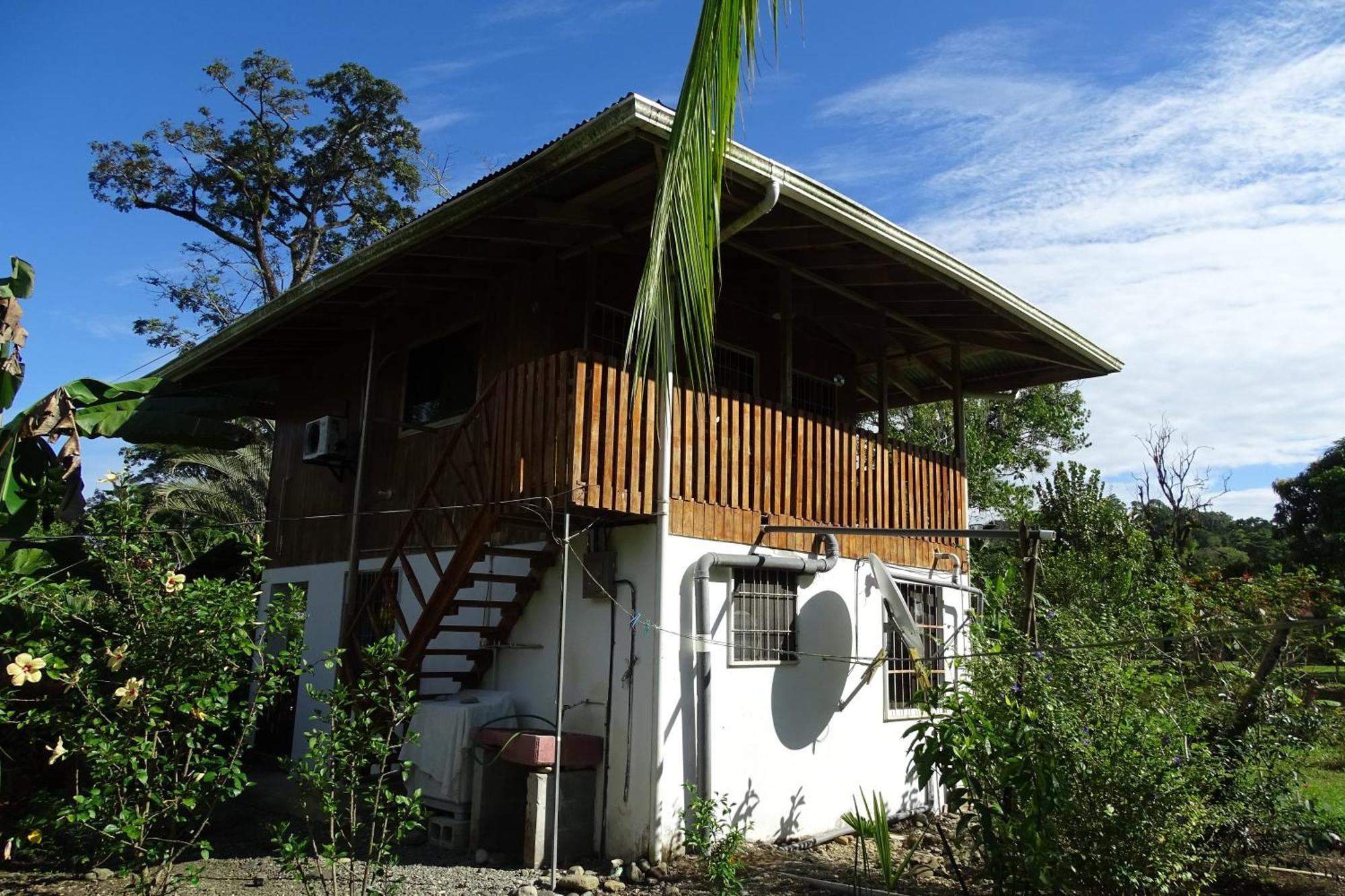 Cabinas Los Tucanes Cahuita Extérieur photo