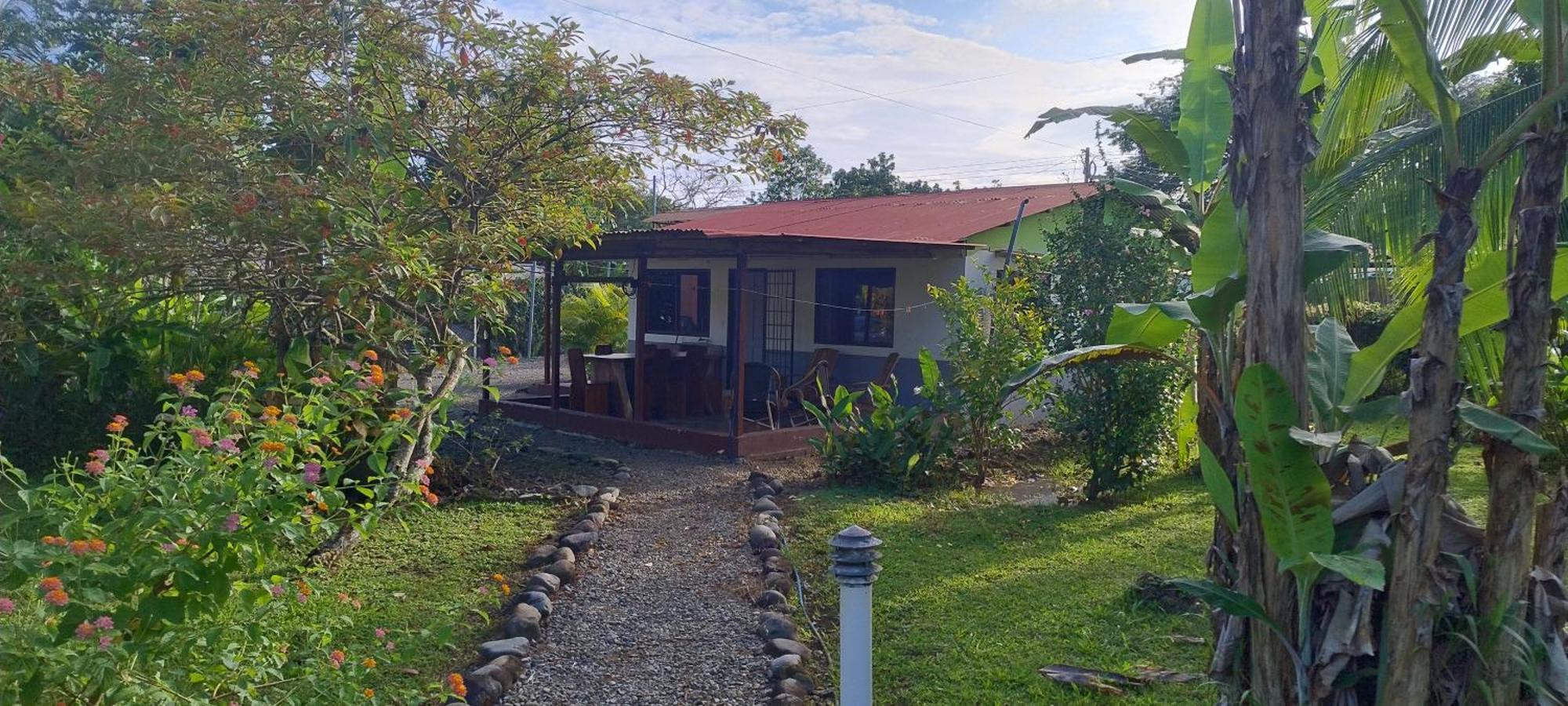 Cabinas Los Tucanes Cahuita Extérieur photo